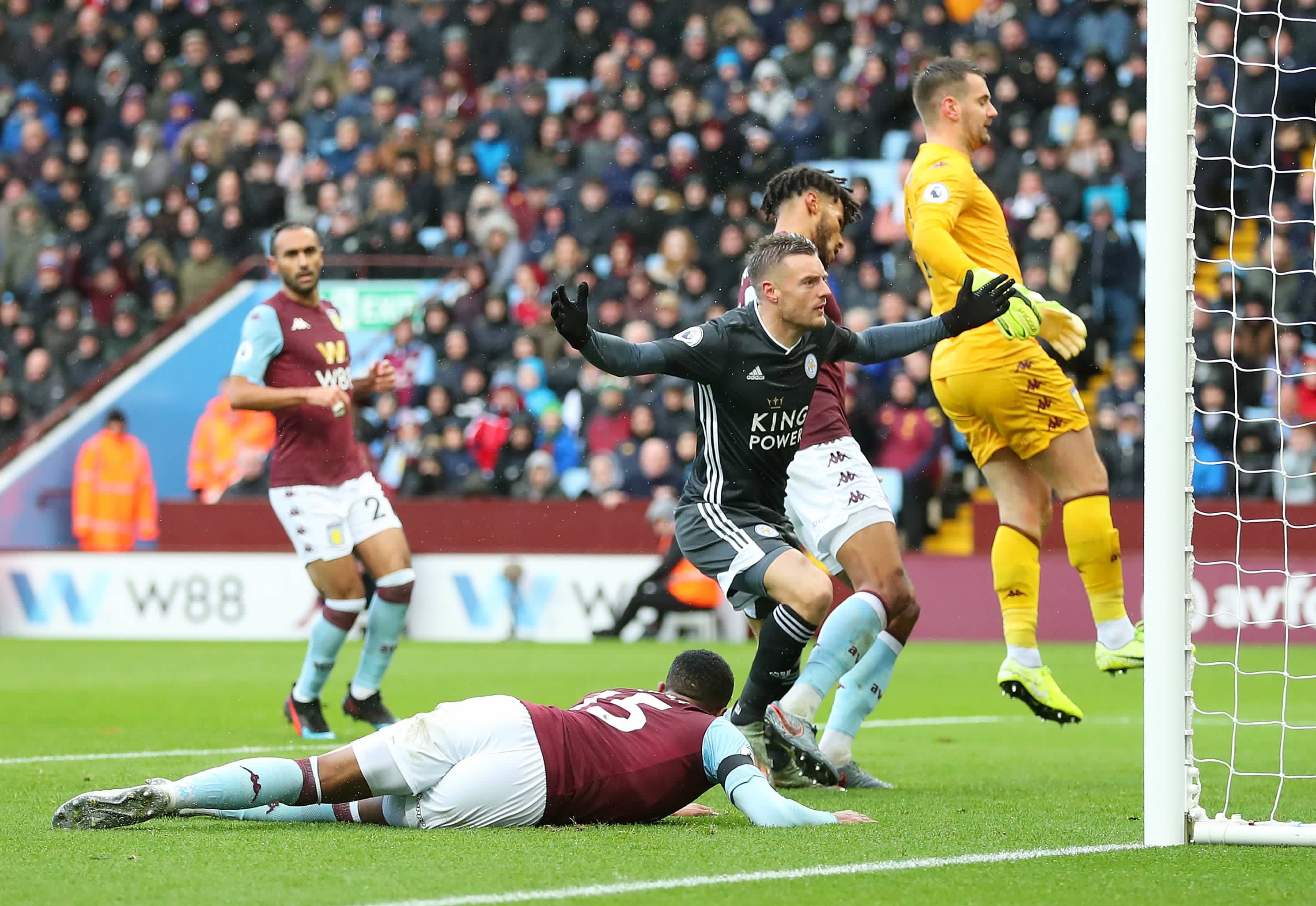 体育吉伦沃特45分 山东男篮116-112战胜山西